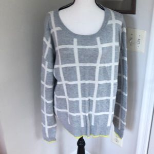 Women’s  gray white striped Long sleeve sweater.
